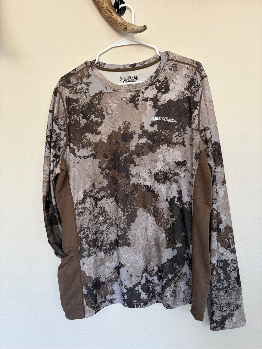 Men’s Scheels Outfitters Camo Long Sleeve Performance Shirt - Brown/Grey-Tan